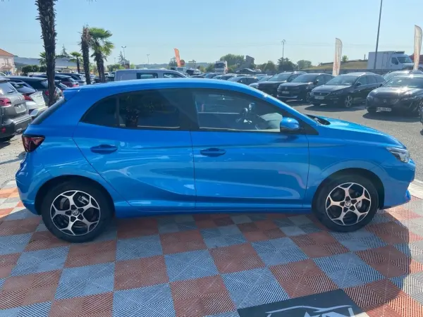 MG MG3 1.5 HYBRID + 195 LUXURY GPS Caméra 360° JA 16" - Photo 4