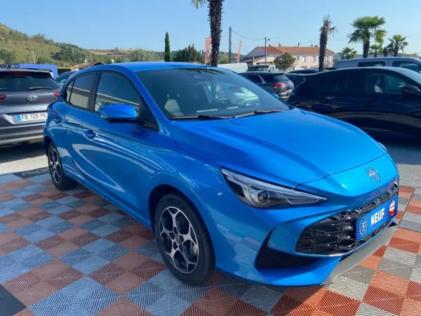 MG MG3 1.5 HYBRID + 195 LUXURY GPS Caméra 360° JA 16" - Photo 3
