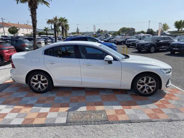 Volvo S60 B4 197 MHEV BVA CORE + GPS Caméra - Photo 4
