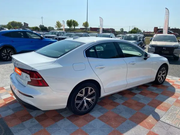 Volvo S60 B4 197 MHEV BVA CORE + GPS Caméra - Photo 5